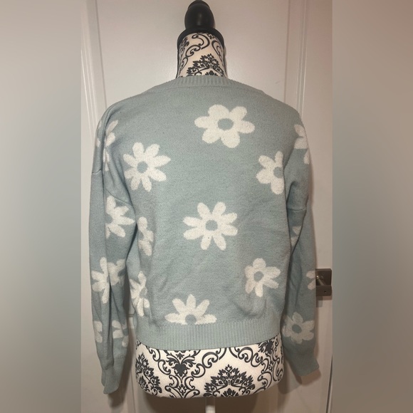 No Boundaries Blue and White Floral Sweater - Picture 2 of 3
